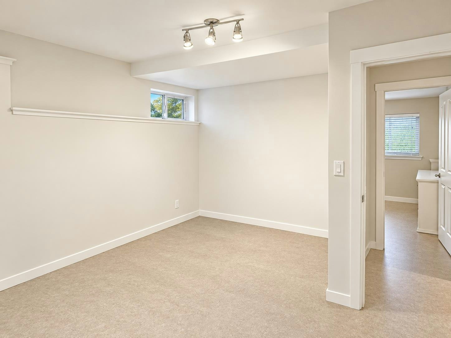 2902 Paul Lake Court, Coquitlam, BC, V3C 6A3 - 17