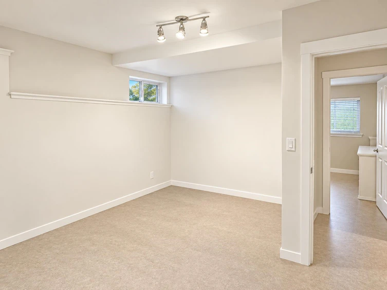2902 Paul Lake Court, Coquitlam, BC, V3C 6A3 - 17