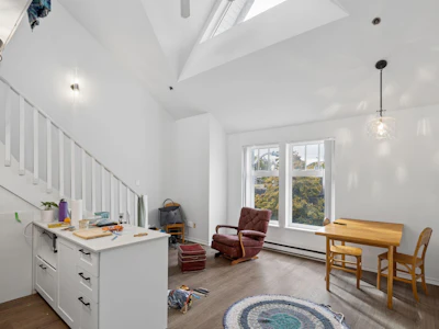 6-2023 West 4th Avenue - 4
