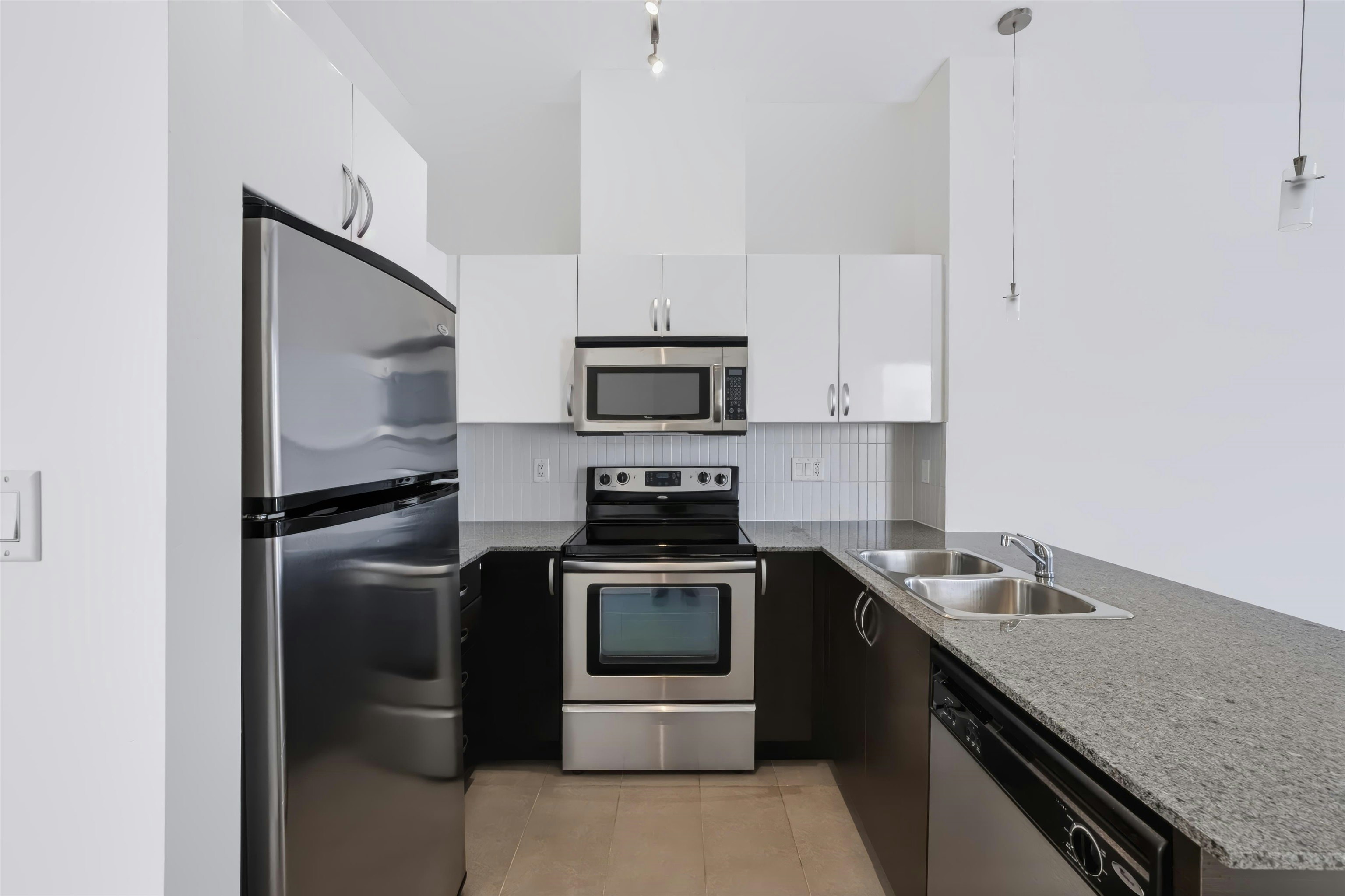 522-13789 107a Avenue, Surrey, BC, V3T 0B8 - 9