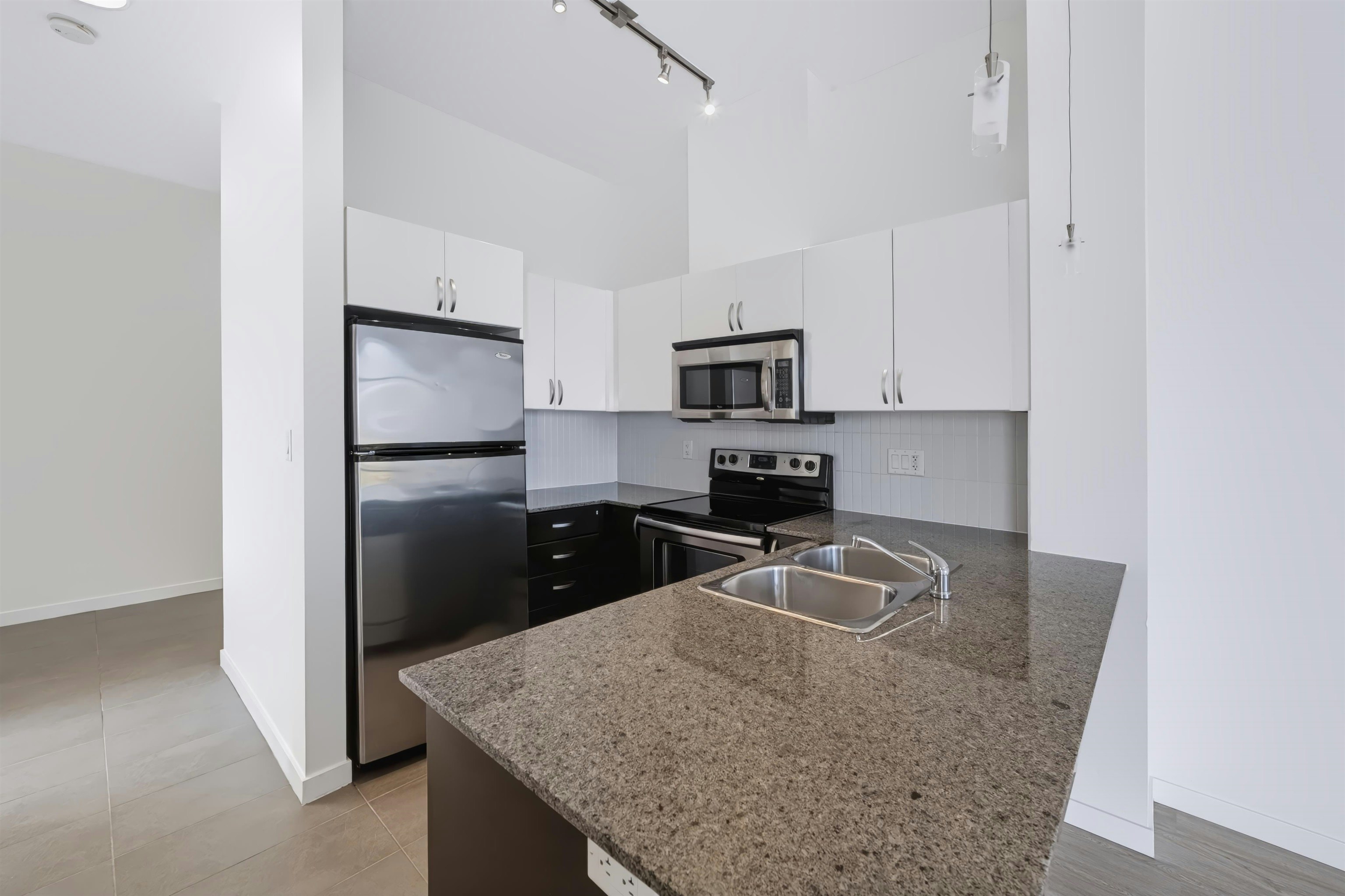 522-13789 107a Avenue, Surrey, BC, V3T 0B8 - 8
