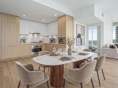 2807-9675 King George Boulevard - 2