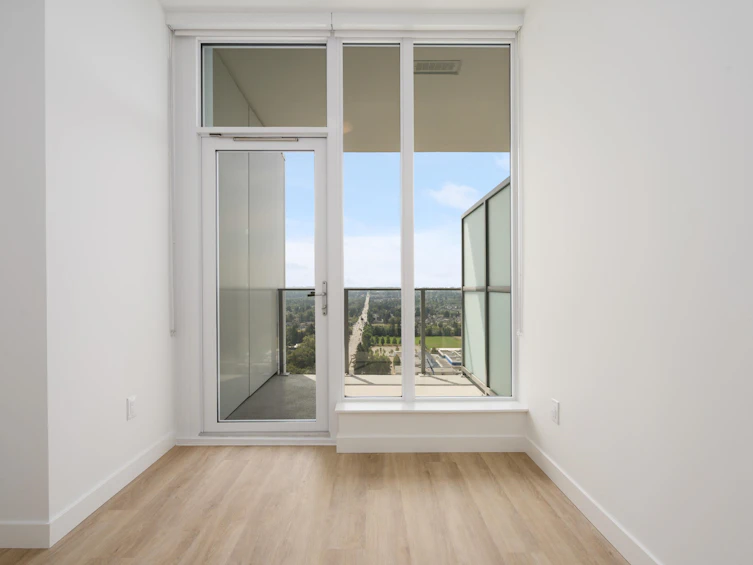 2807-9675 King George Boulevard, Surrey, BC, V3T 0T7 - 9