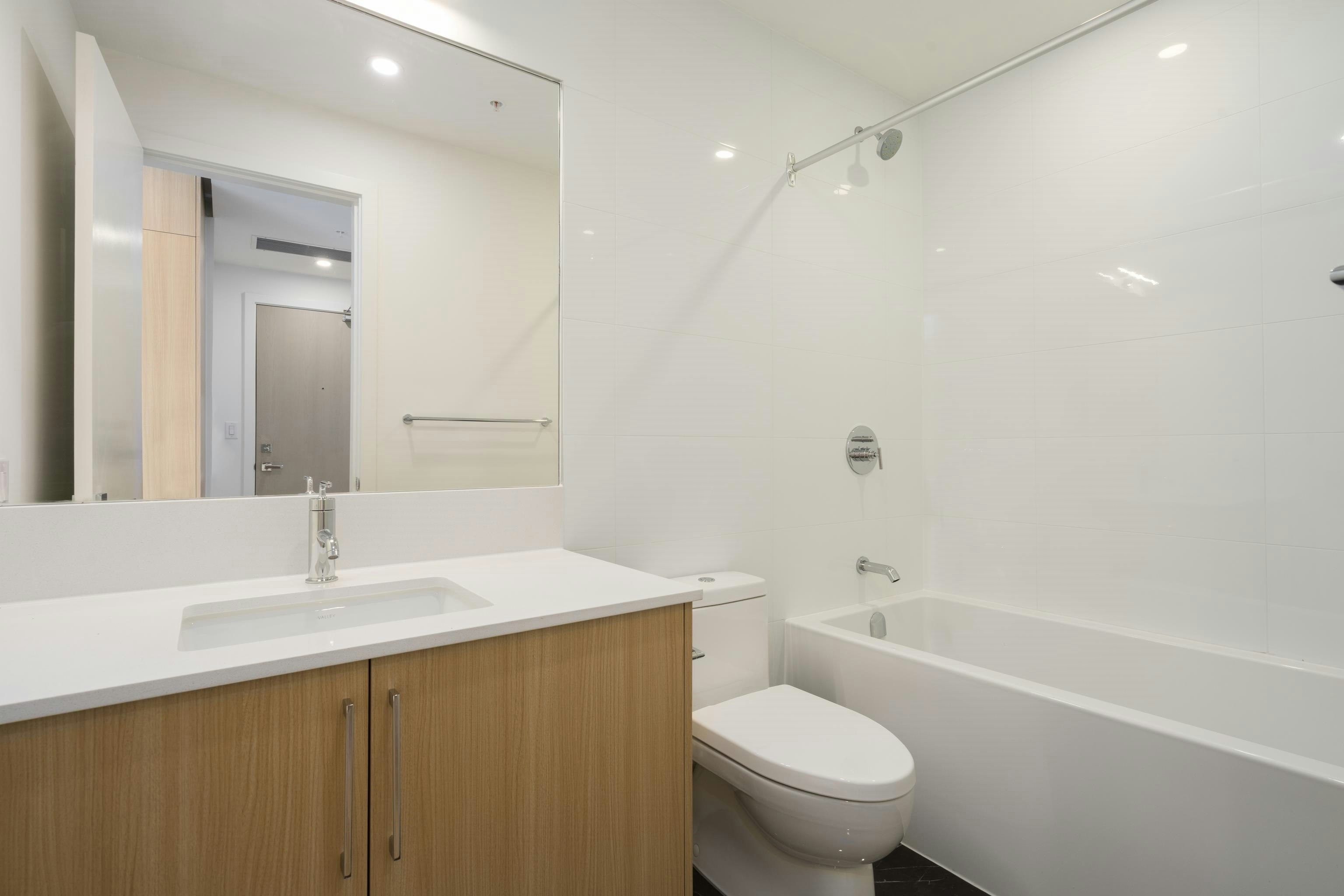 2807-9675 King George Boulevard, Surrey, BC, V3T 0T7 - 7