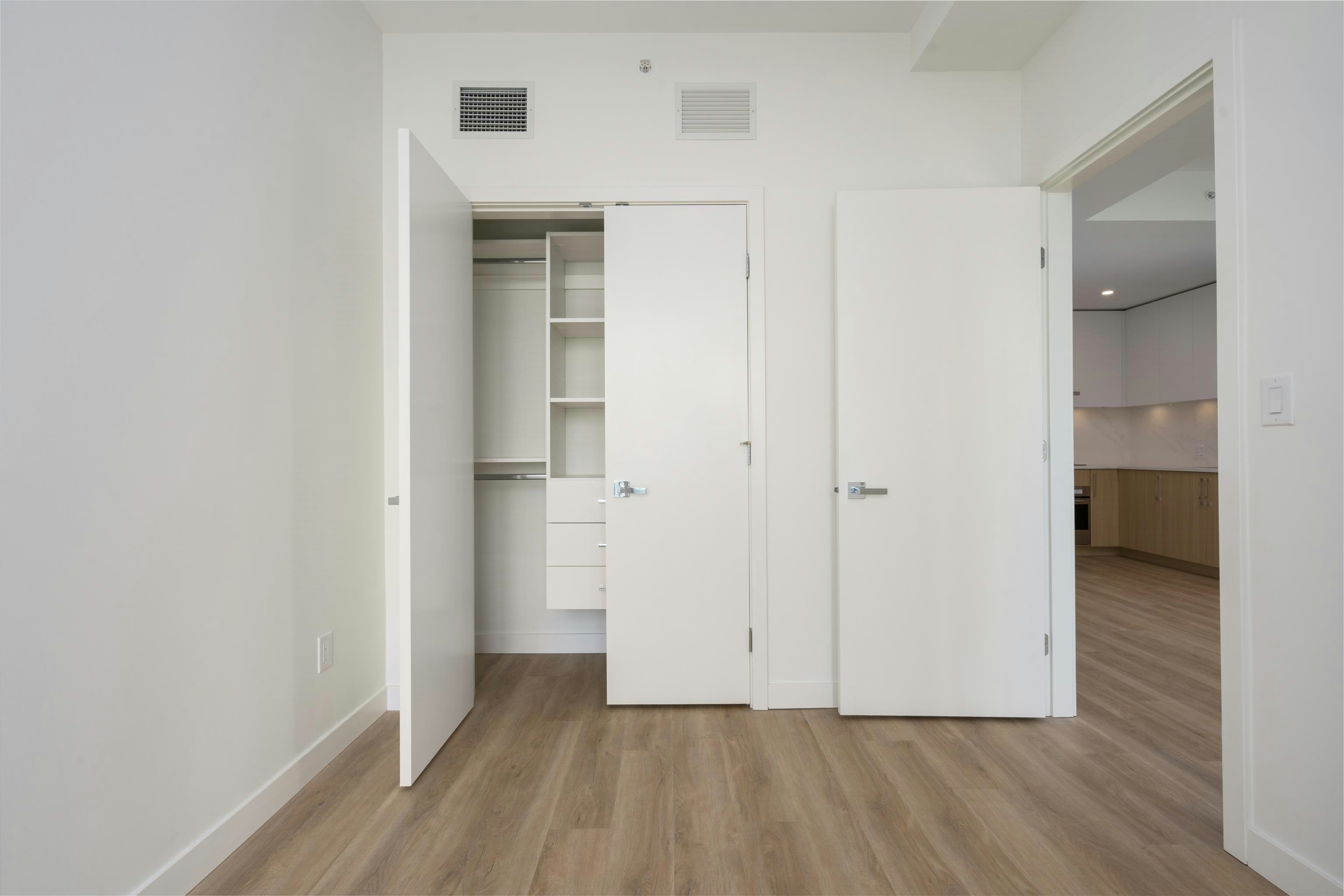 2807-9675 King George Boulevard, Surrey, BC, V3T 0T7 - 10
