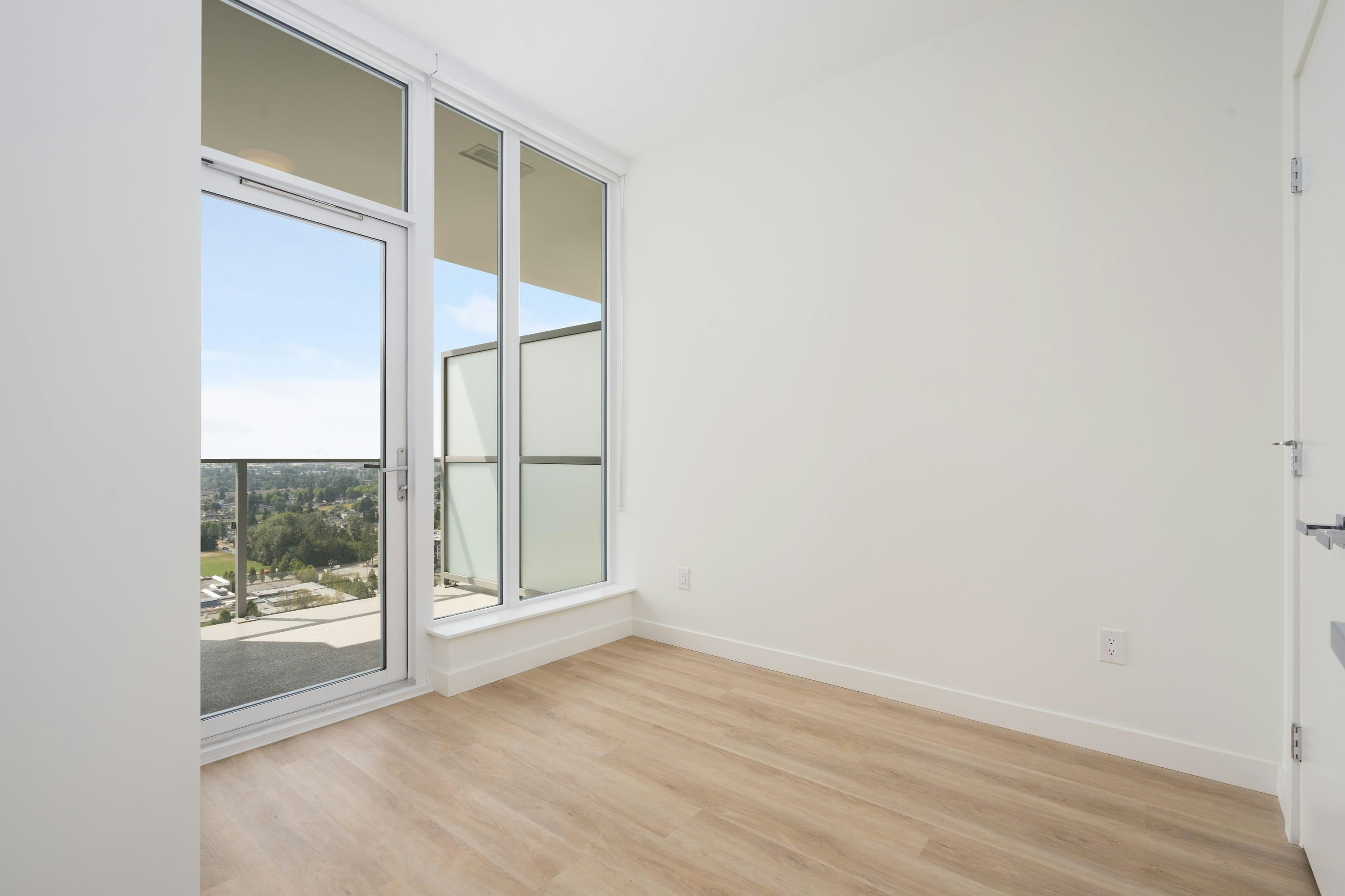 2807-9675 King George Boulevard, Surrey, BC, V3T 0T7 - 8