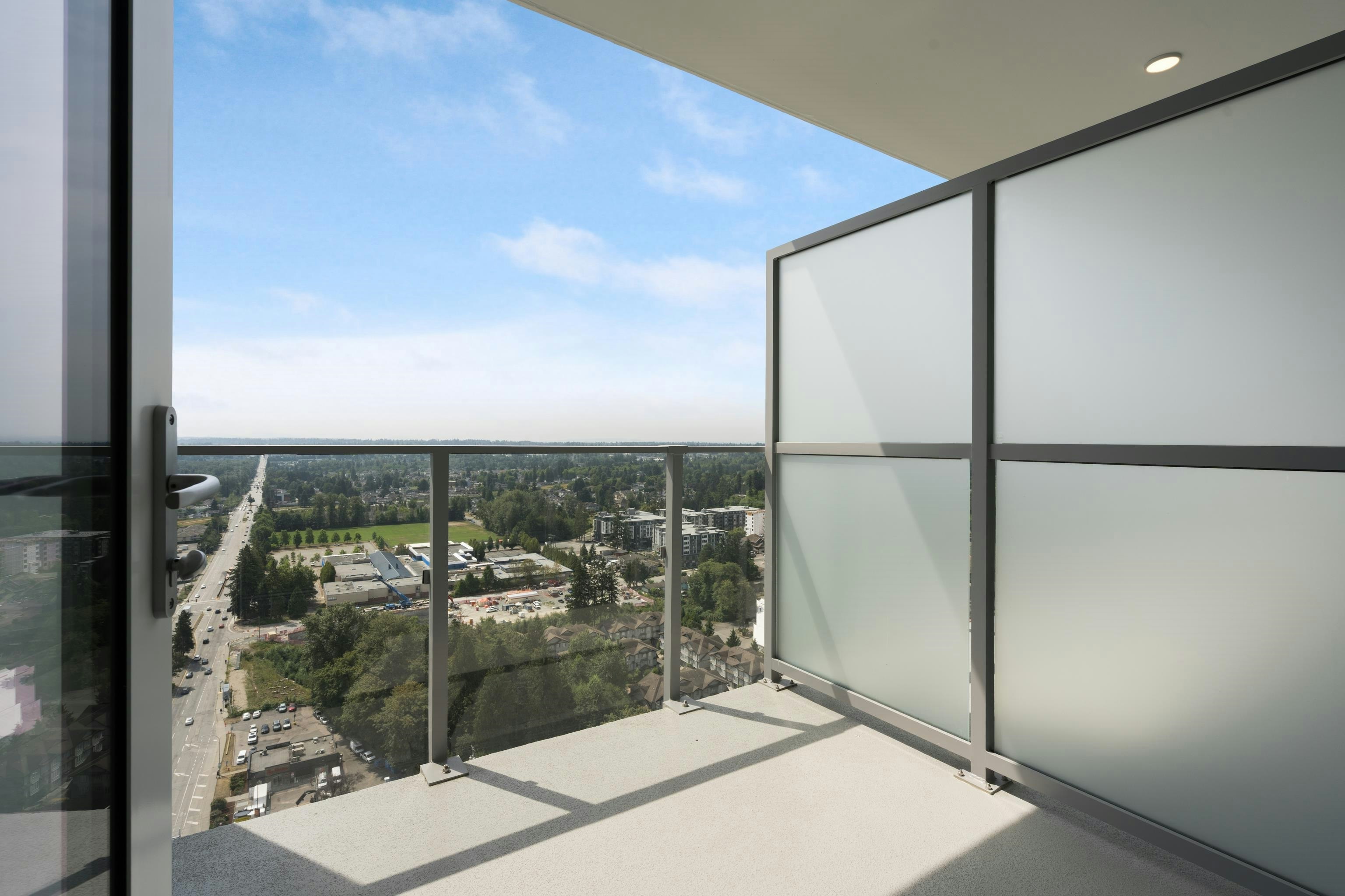 2807-9675 King George Boulevard, Surrey, BC, V3T 0T7 - 11