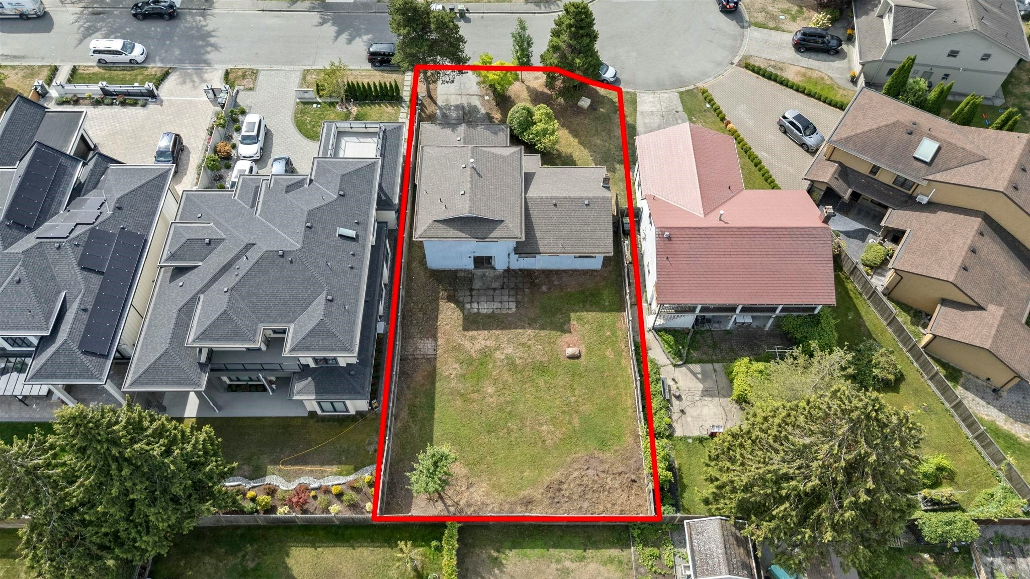 4391 Deerfield Crescent - 4