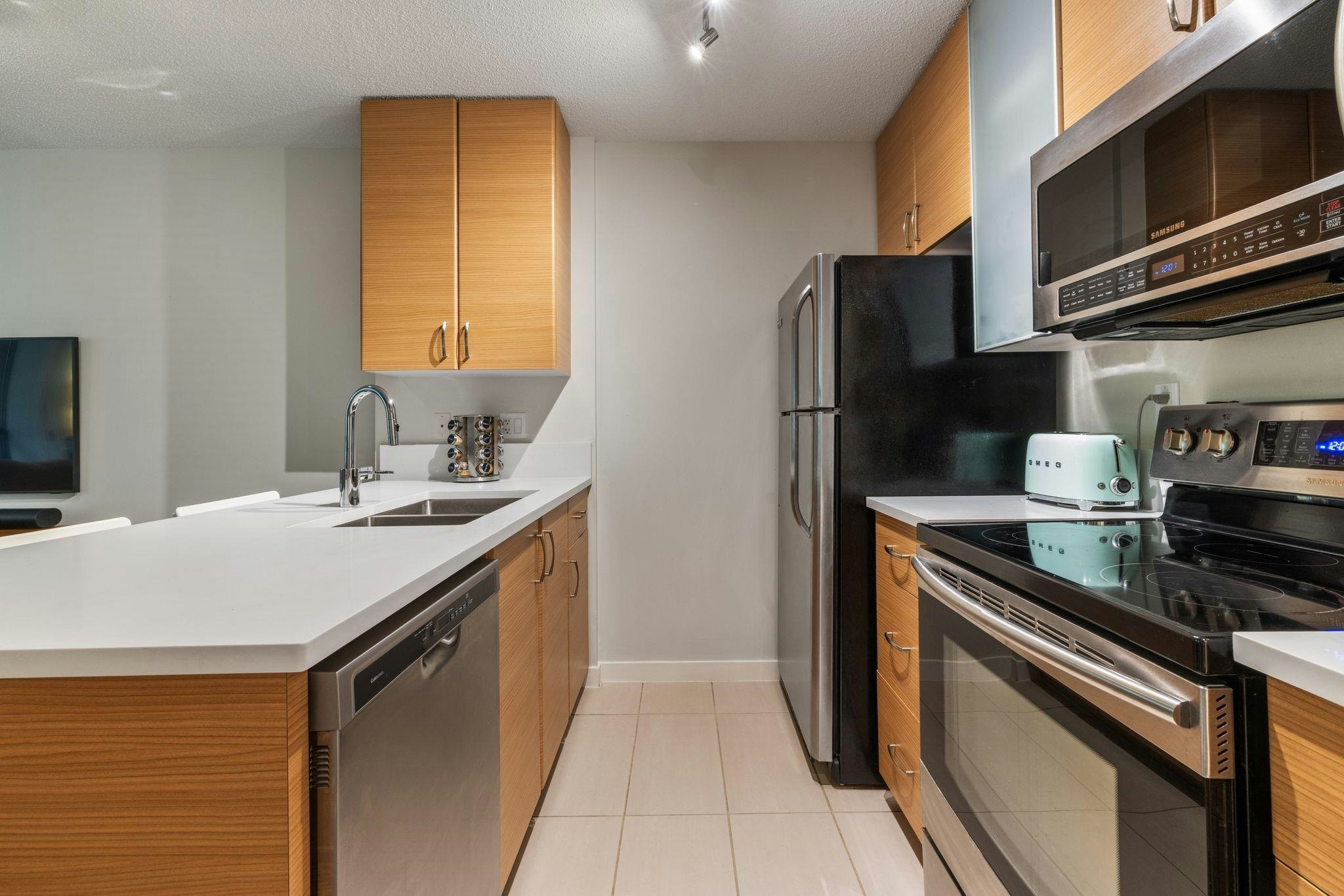 306-977 Mainland Street, Vancouver, BC, V6B 1T2 - 9