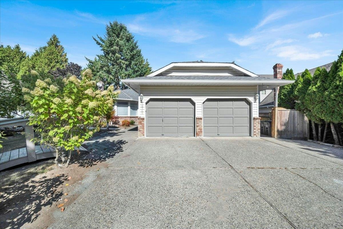 15747 92a Avenue, Surrey, BC, V4N 3B1 - 2