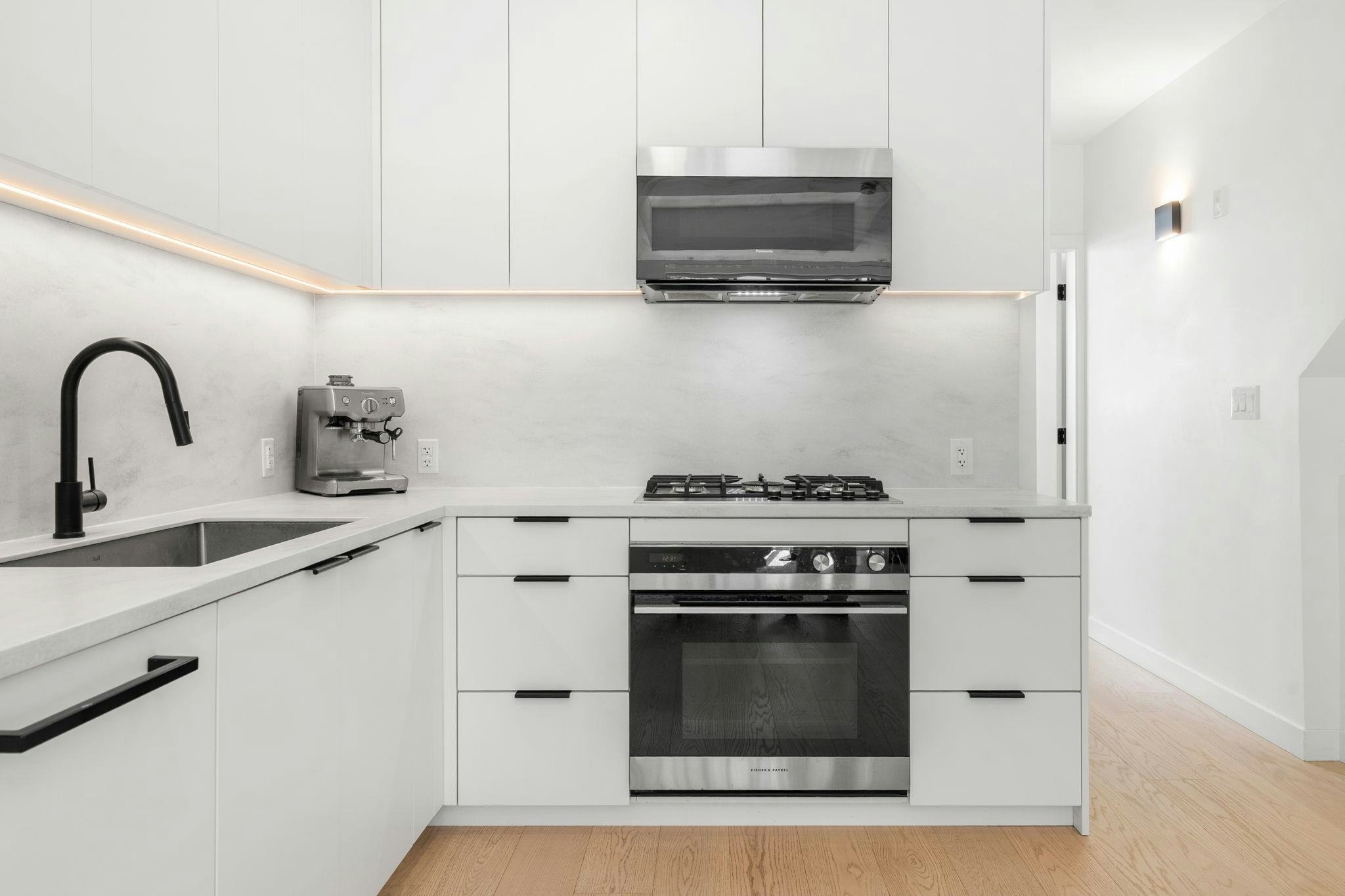 127-650 E 2nd Street, North Vancouver, BC, V7L 1E3 - 8