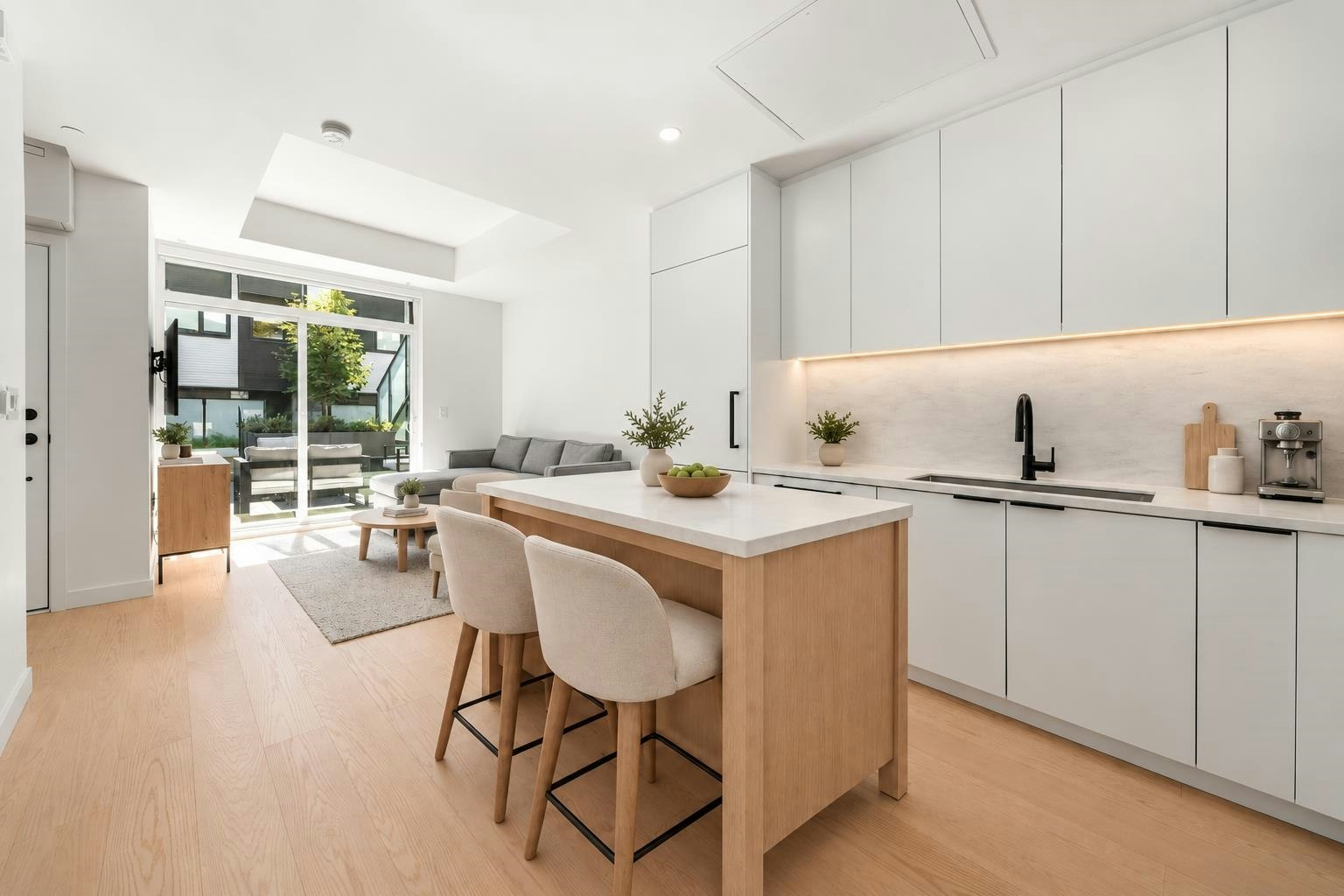 127-650 E 2nd Street, North Vancouver, BC, V7L 1E3