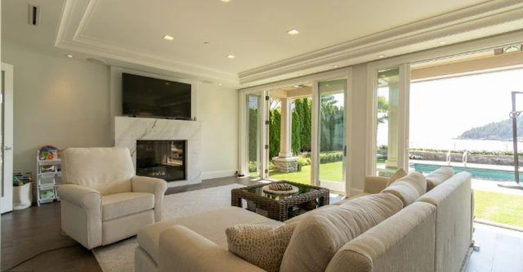 4460 Ross Crescent, West Vancouver, BC, V7W 1B2 - 4