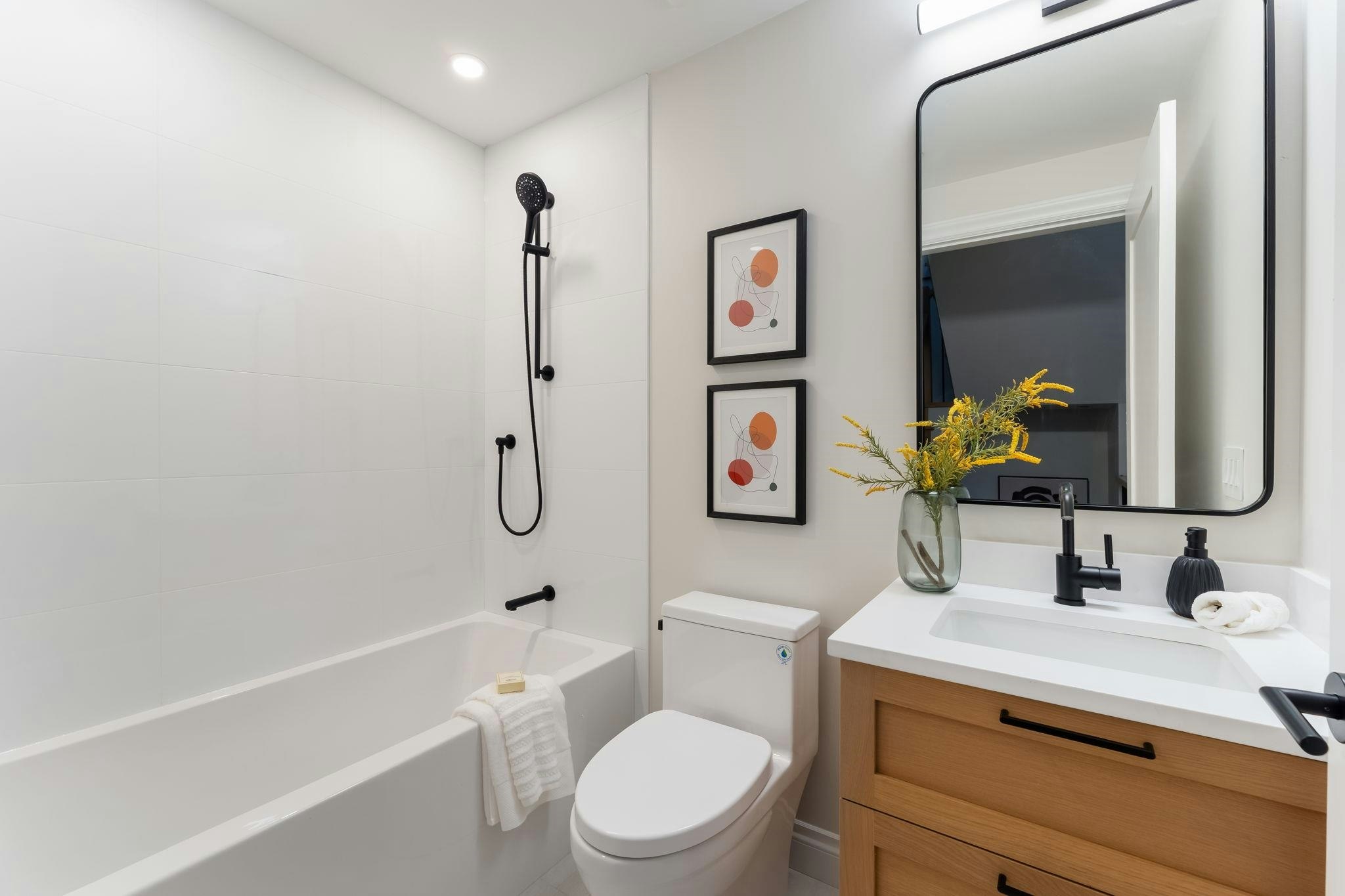 1685 Nelson Street, Vancouver, BC, V6G 1M3 - 28