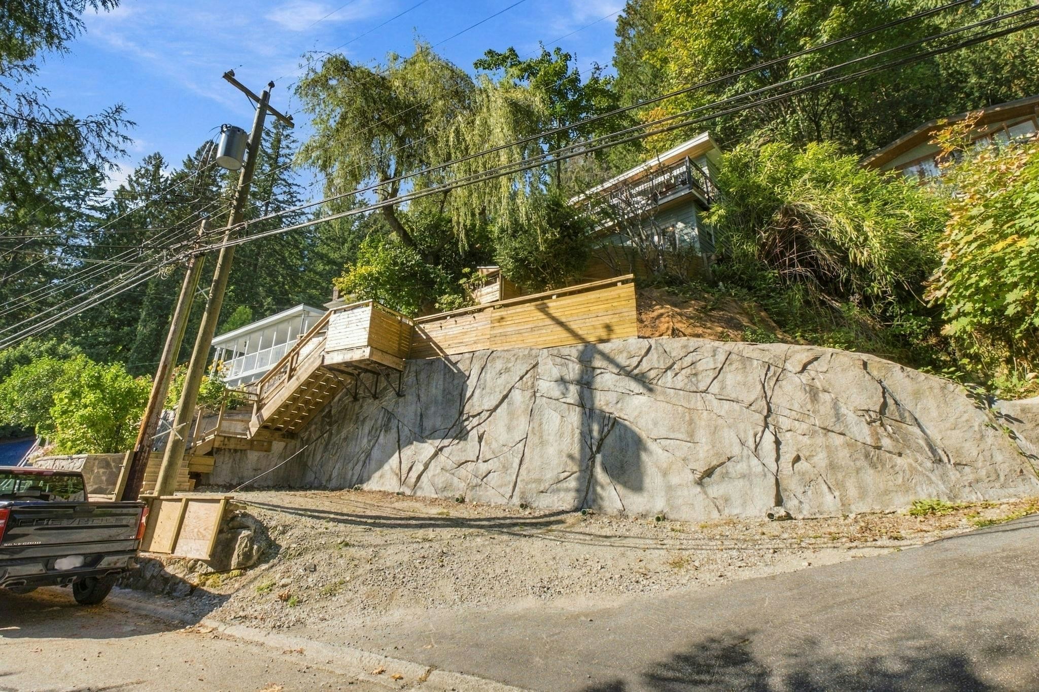 2787 Panorama Drive, North Vancouver, BC, V7G 1V7 - 32
