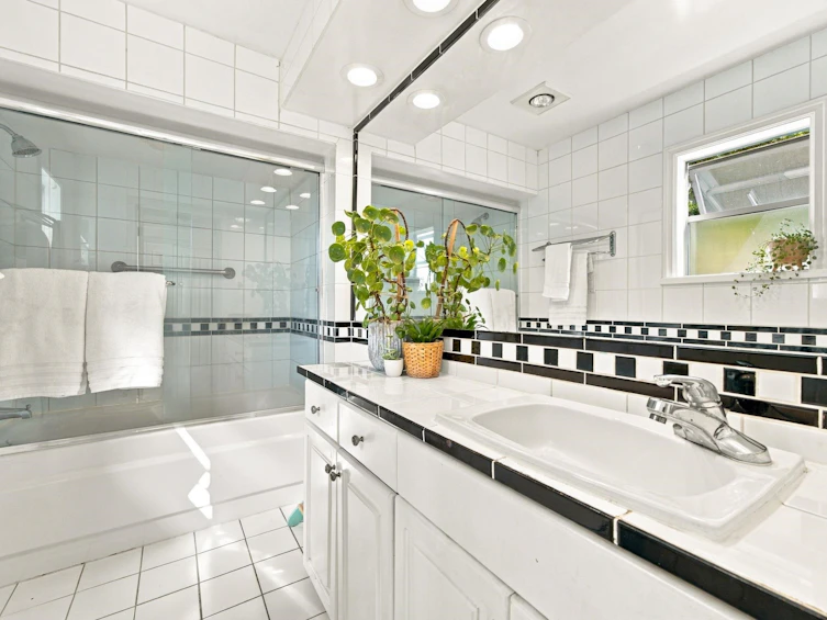 2787 Panorama Drive, North Vancouver, BC, V7G 1V7 - 16