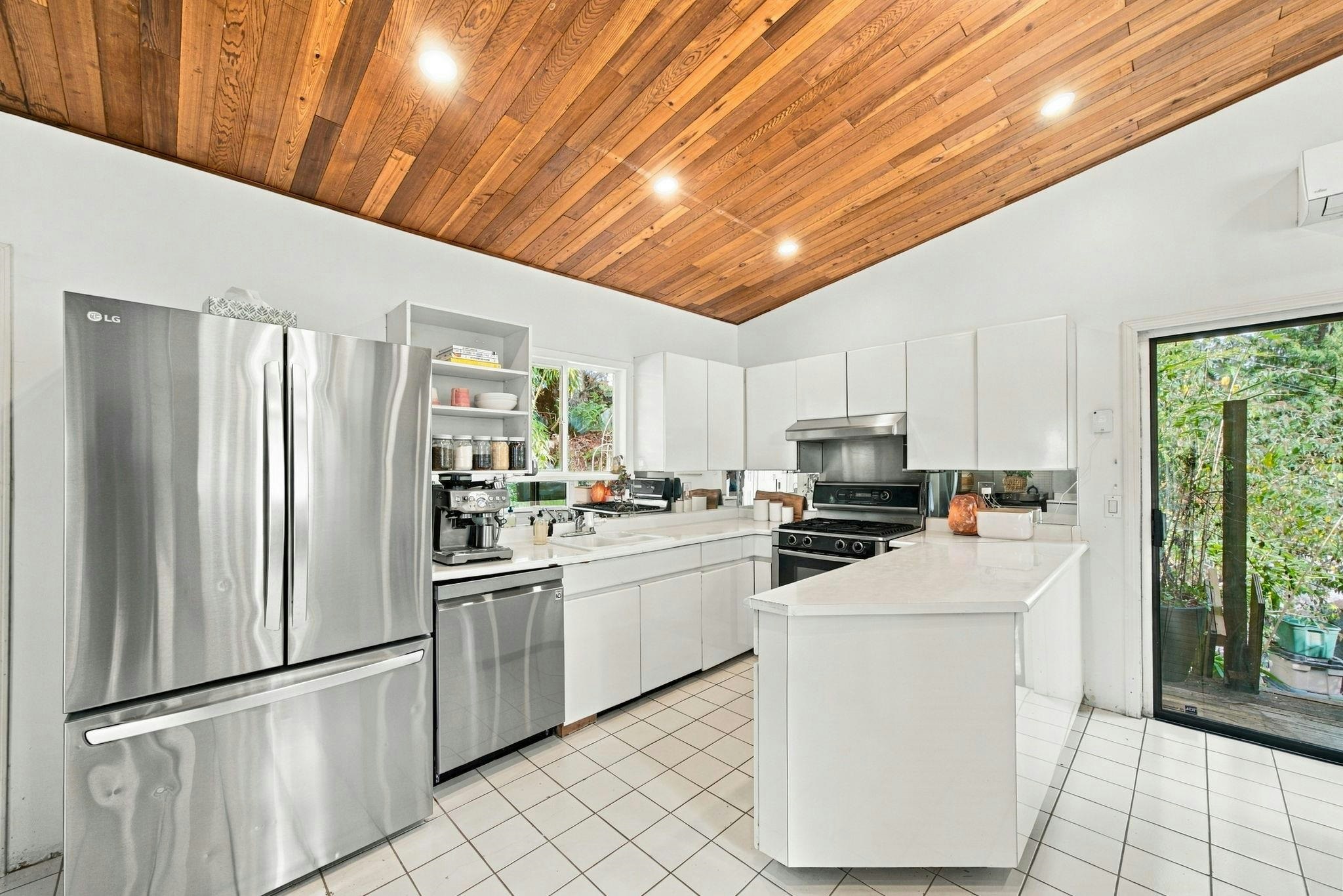 2787 Panorama Drive, North Vancouver, BC, V7G 1V7 - 10