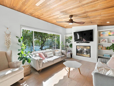 2787 Panorama Drive - 2
