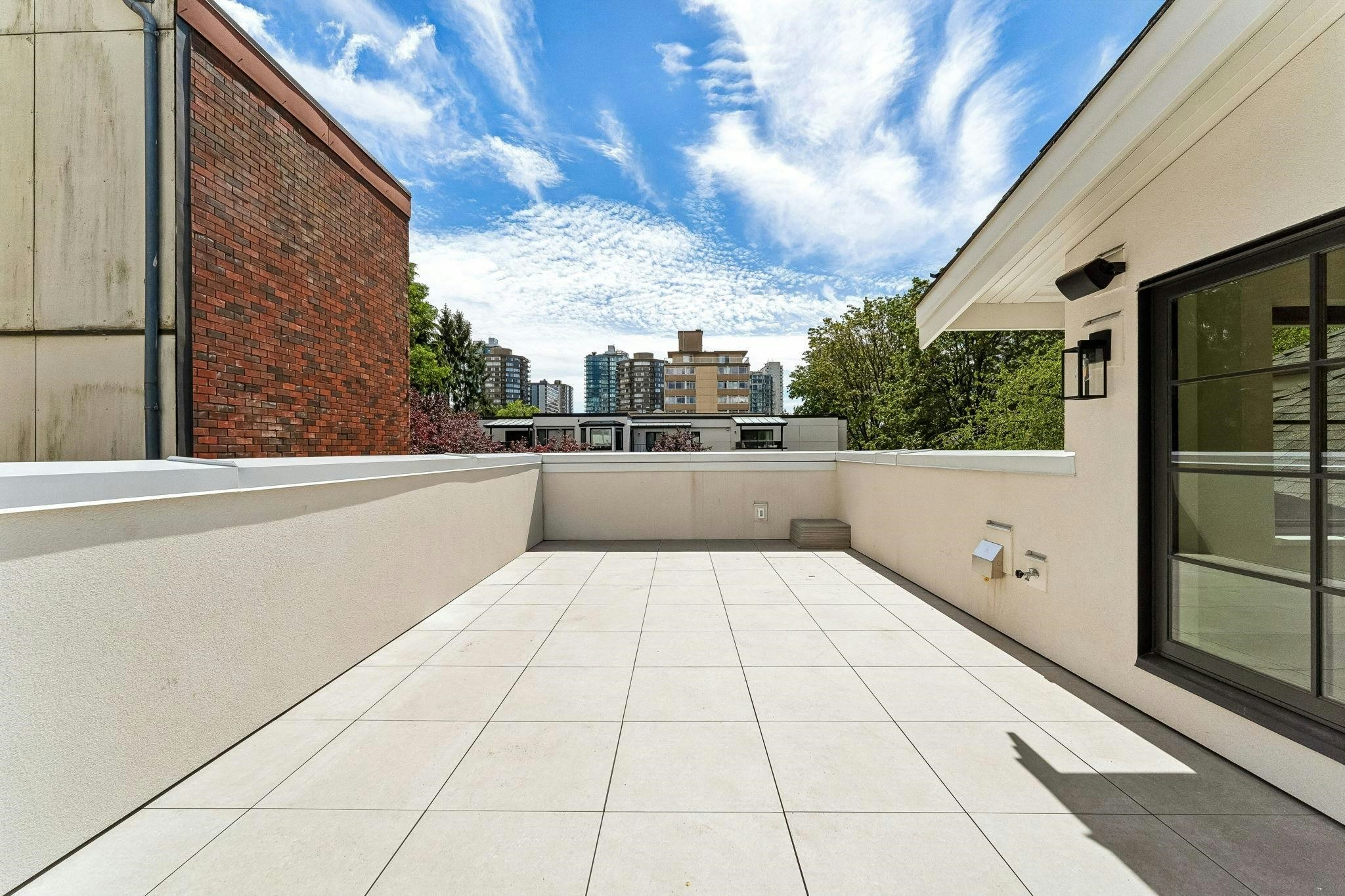 1683 Nelson Street, Vancouver, BC, V6G 1M3 - 4