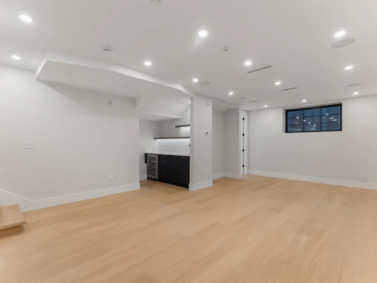 1683 Nelson Street, Vancouver, BC, V6G 1M3 - 35