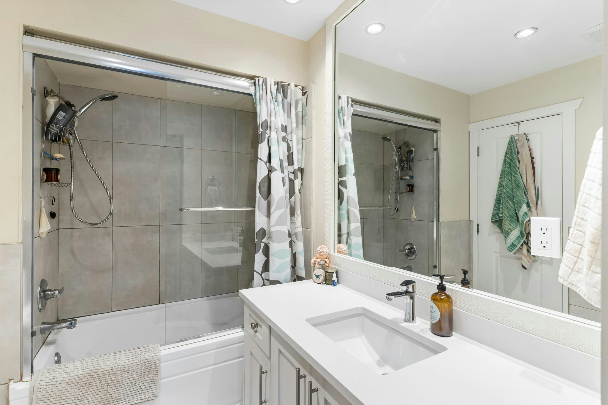 18-24 W 16th Avenue, Vancouver, BC, V5Y 1Y6 - 6