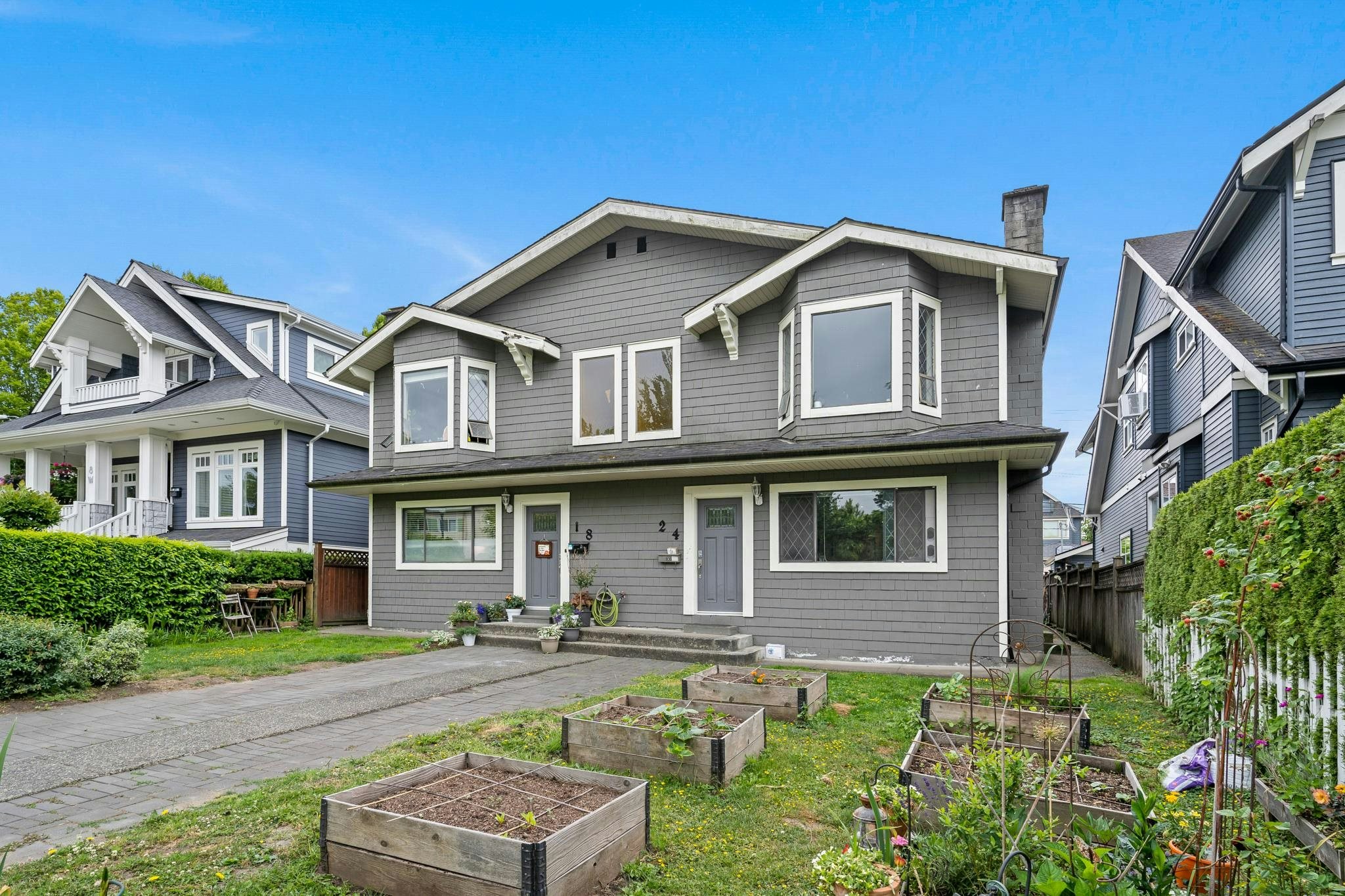 18-24 W 16th Avenue, Vancouver, BC, V5Y 1Y6