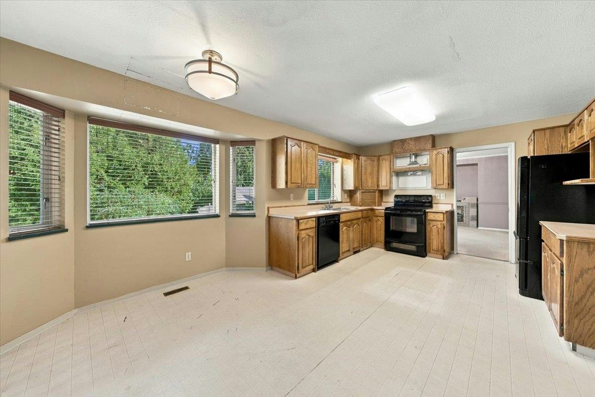 21583 126 Avenue, Maple Ridge, BC, V4R 2H1 - 10