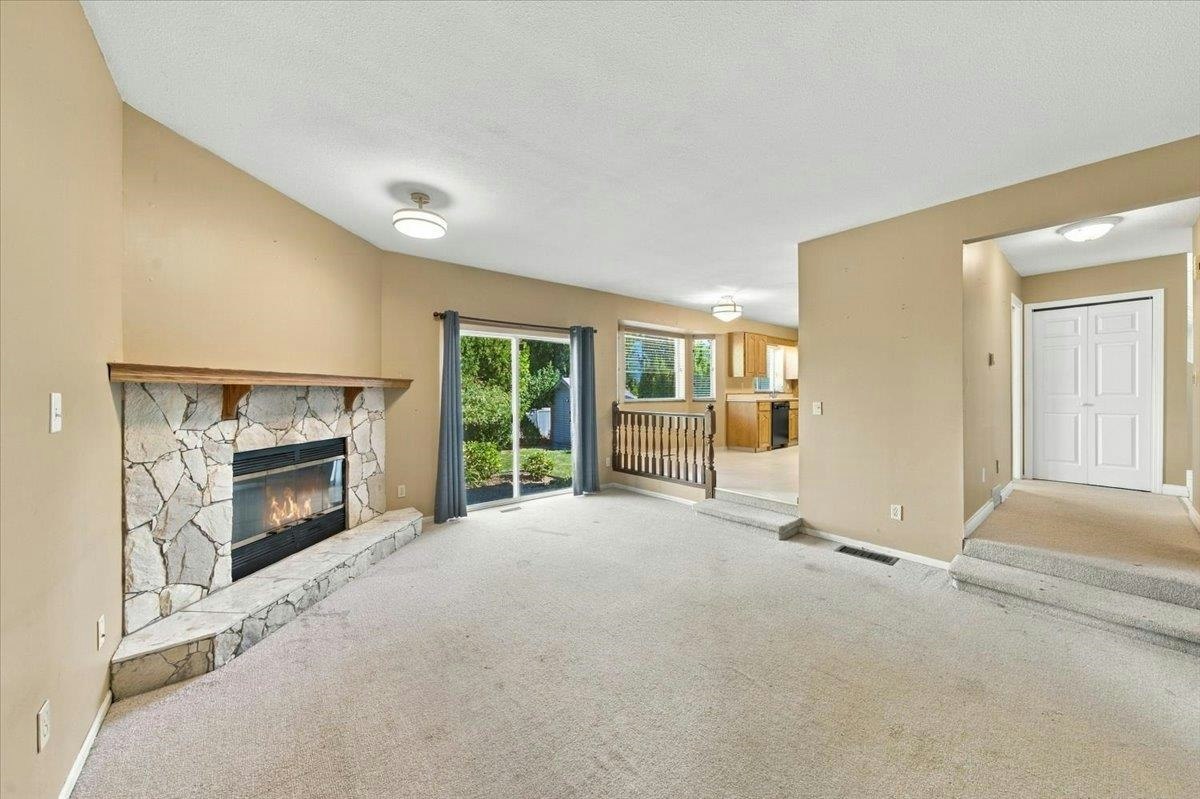 21583 126 Avenue, Maple Ridge, BC, V4R 2H1 - 14