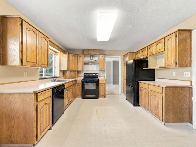 21583 126 Avenue, Maple Ridge, BC, V4R 2H1 - 8