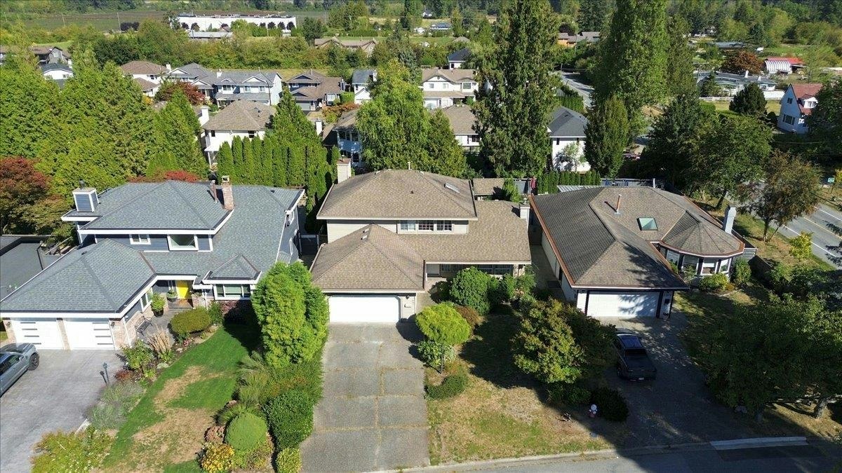 21583 126 Avenue - 2