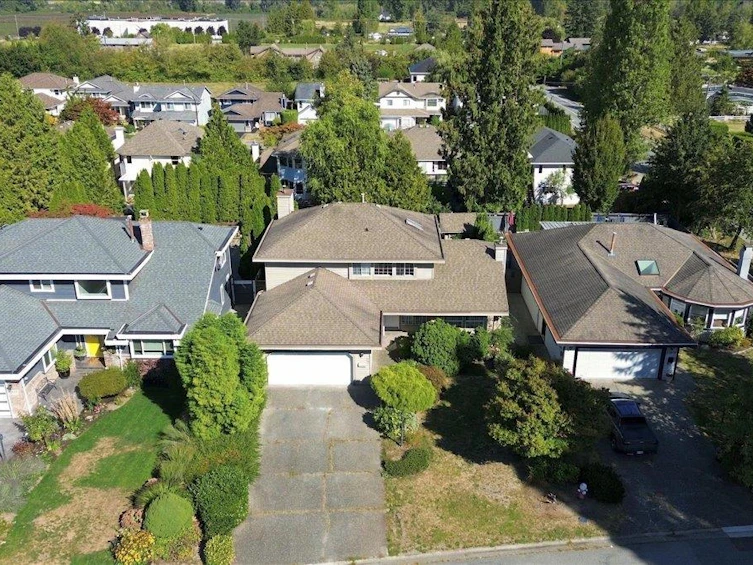 21583 126 Avenue, Maple Ridge, BC, V4R 2H1 - 2