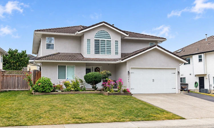 3149 Goldfinch Street