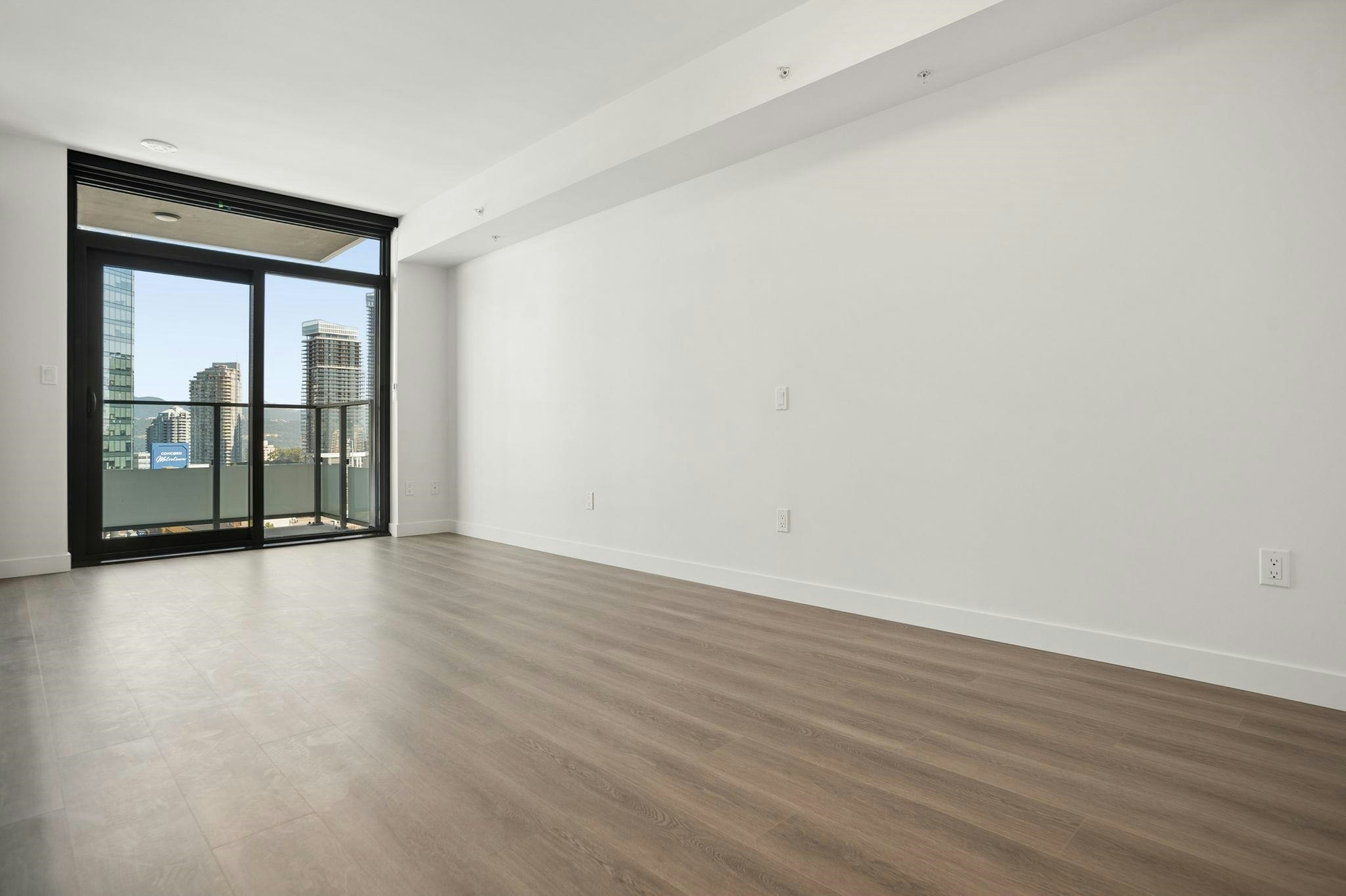 1206-6608 Sussex Avenue, Burnaby, BC, V5H 0M3