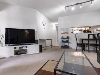230-8460 Ackroyd Road - 4