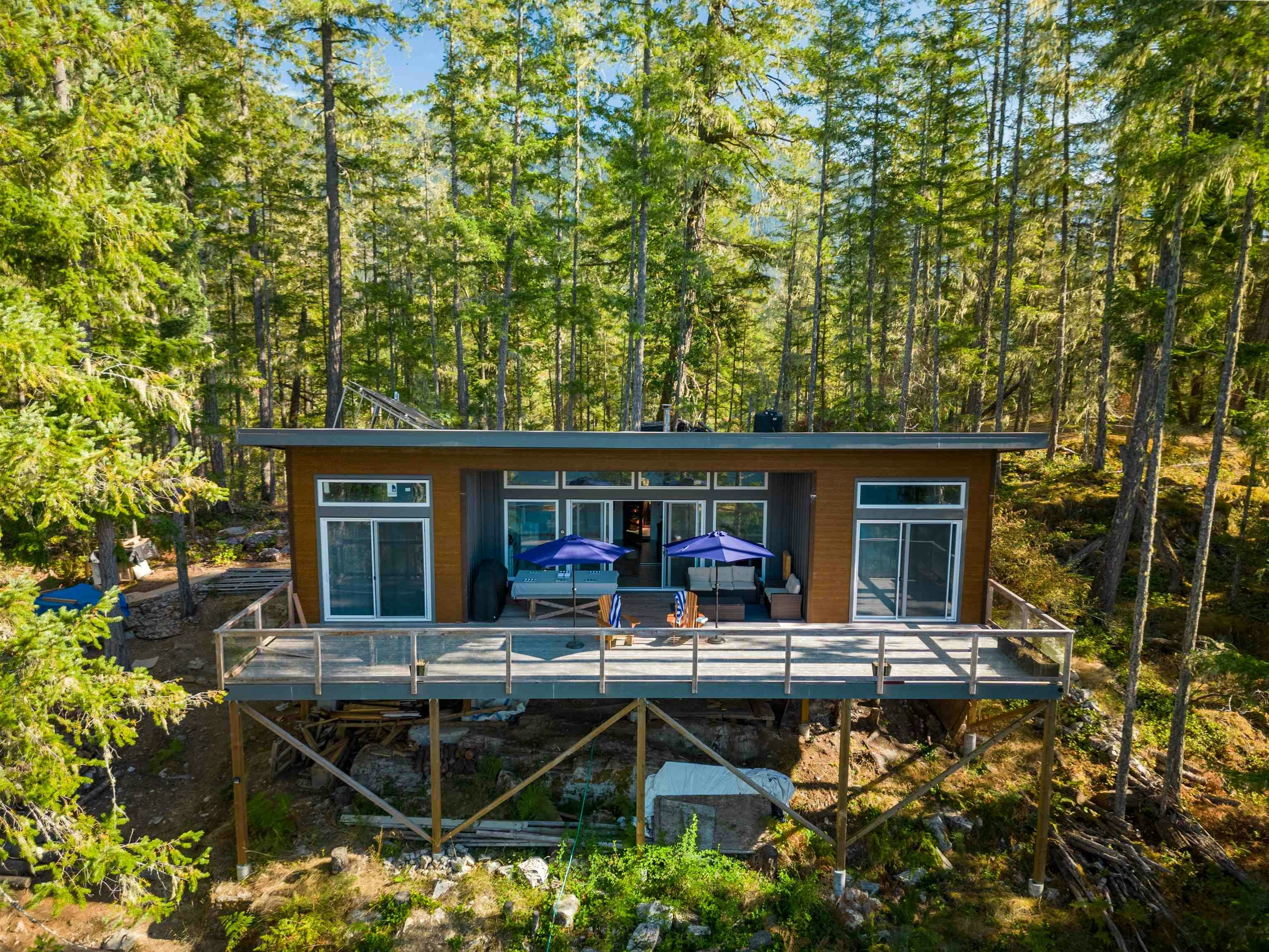 8444 West Sakinaw Lakeshore Way, Pender Harbour Egmont, BC, V0N 2H1