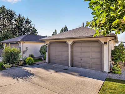 8396 Centre Street - 3
