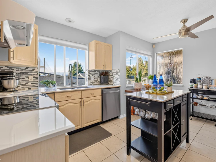 8396 Centre Street, Delta, BC, V4C 3X4 - 9