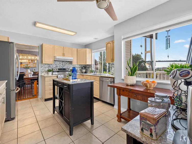 8396 Centre Street, Delta, BC, V4C 3X4 - 8