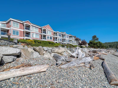 202-5470 Inlet Avenue - 2