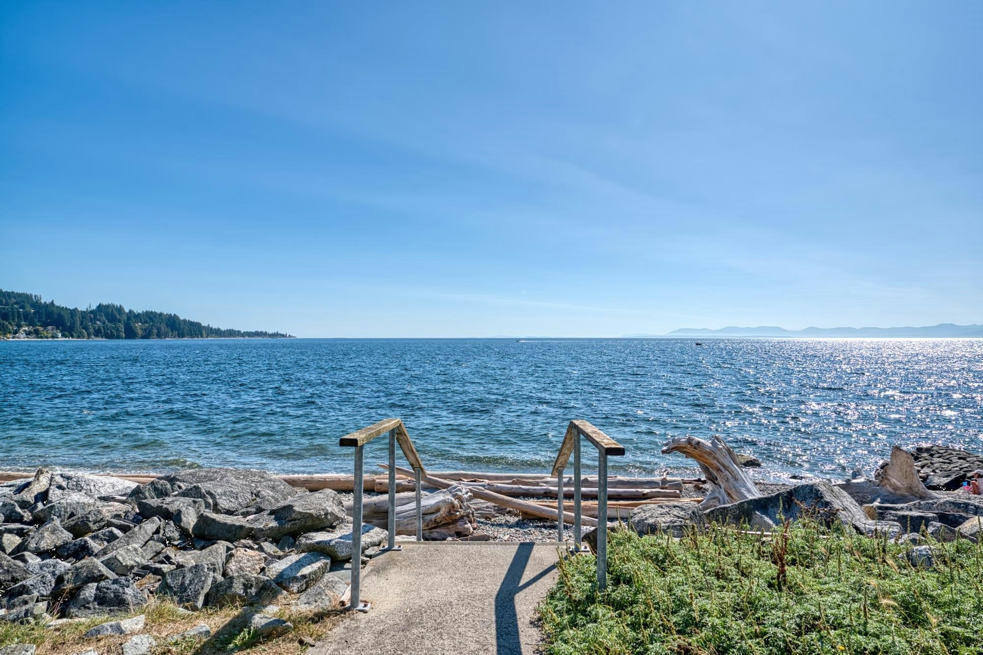 202-5470 Inlet Avenue, Sechelt, BC, V7Z 0H4
