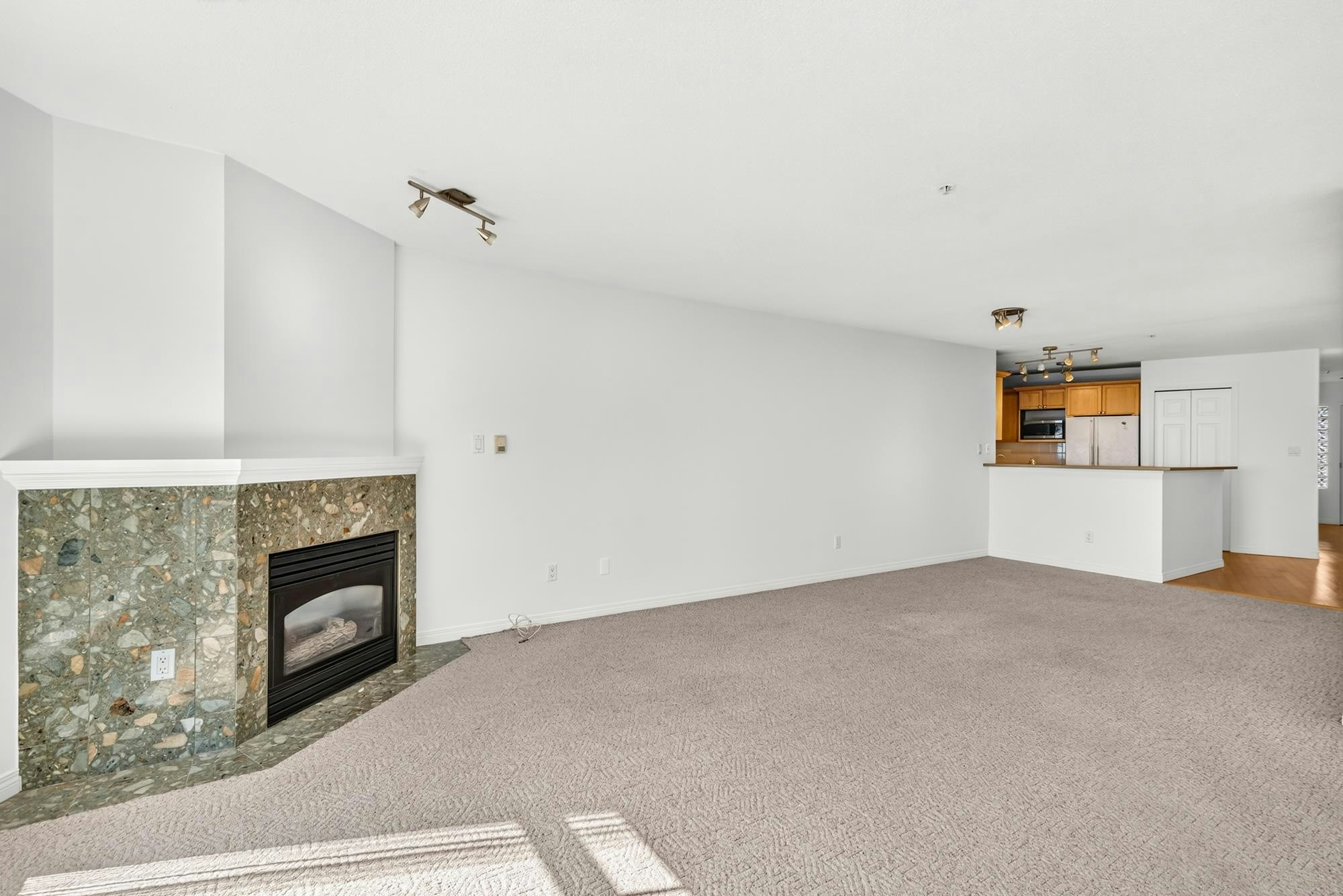 202-5470 Inlet Avenue, Sechelt, BC, V7Z 0H4 - 17