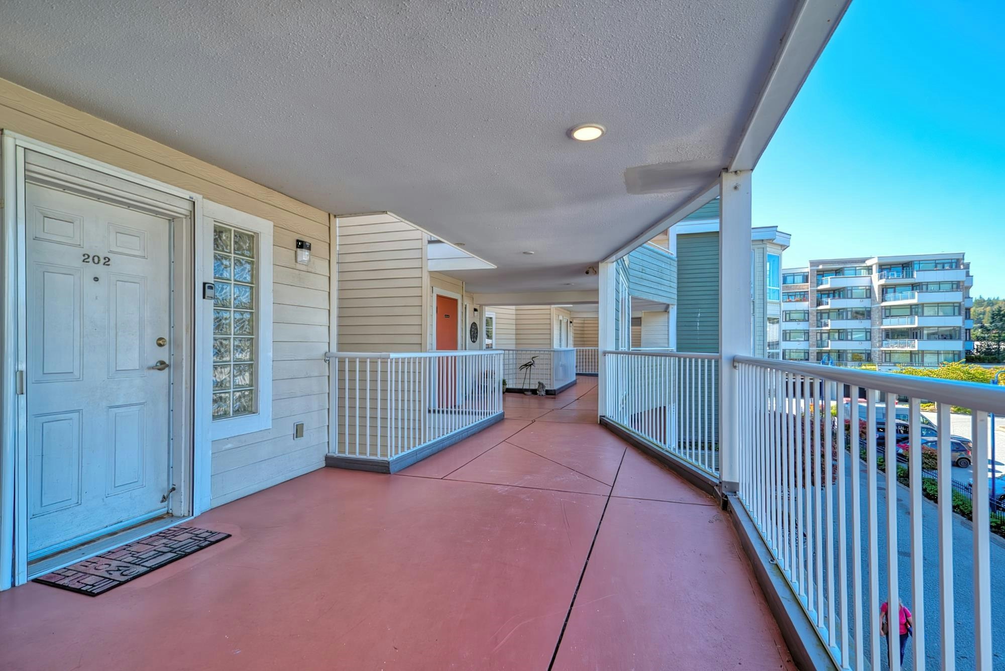 202-5470 Inlet Avenue, Sechelt, BC, V7Z 0H4 - 6