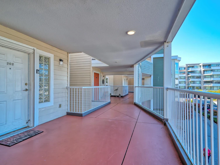 202-5470 Inlet Avenue, Sechelt, BC, V7Z 0H4 - 6