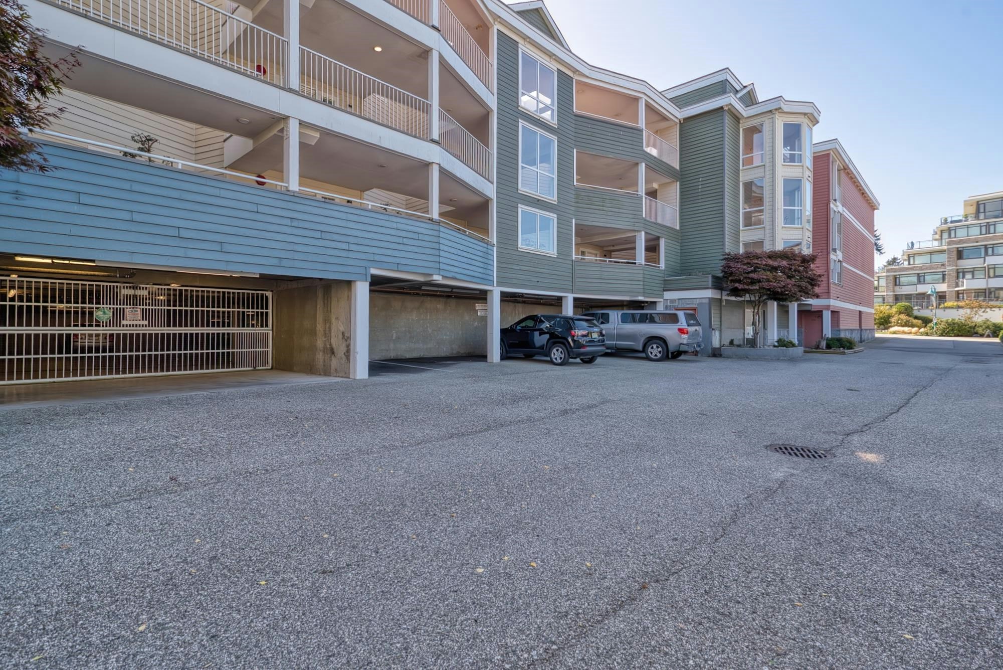 202-5470 Inlet Avenue - 4