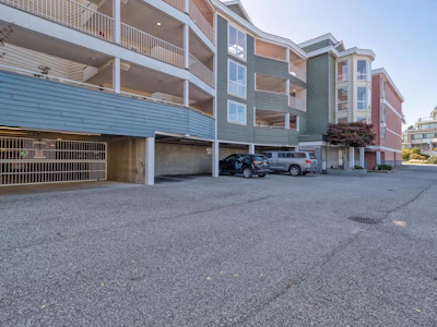 202-5470 Inlet Avenue - 4