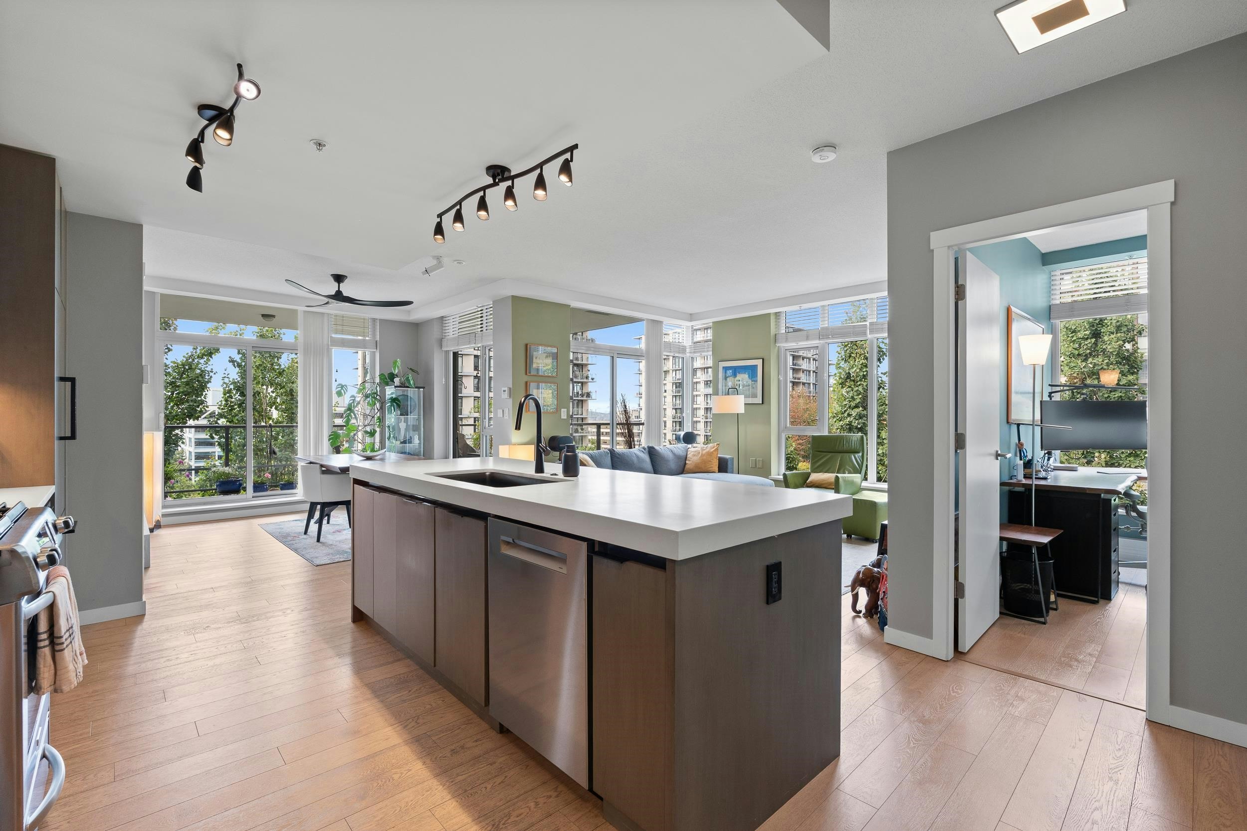 308-135 W 2nd Street, North Vancouver, BC, V7M 0C5
