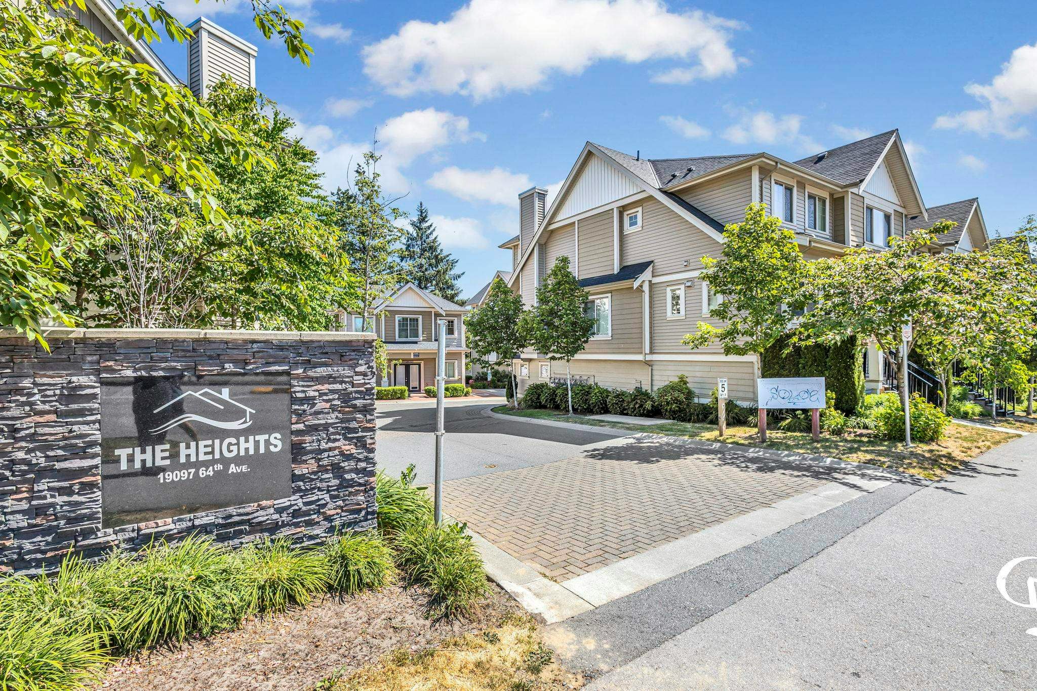 25-19097 64 Avenue, Surrey, BC, V3S 6X5