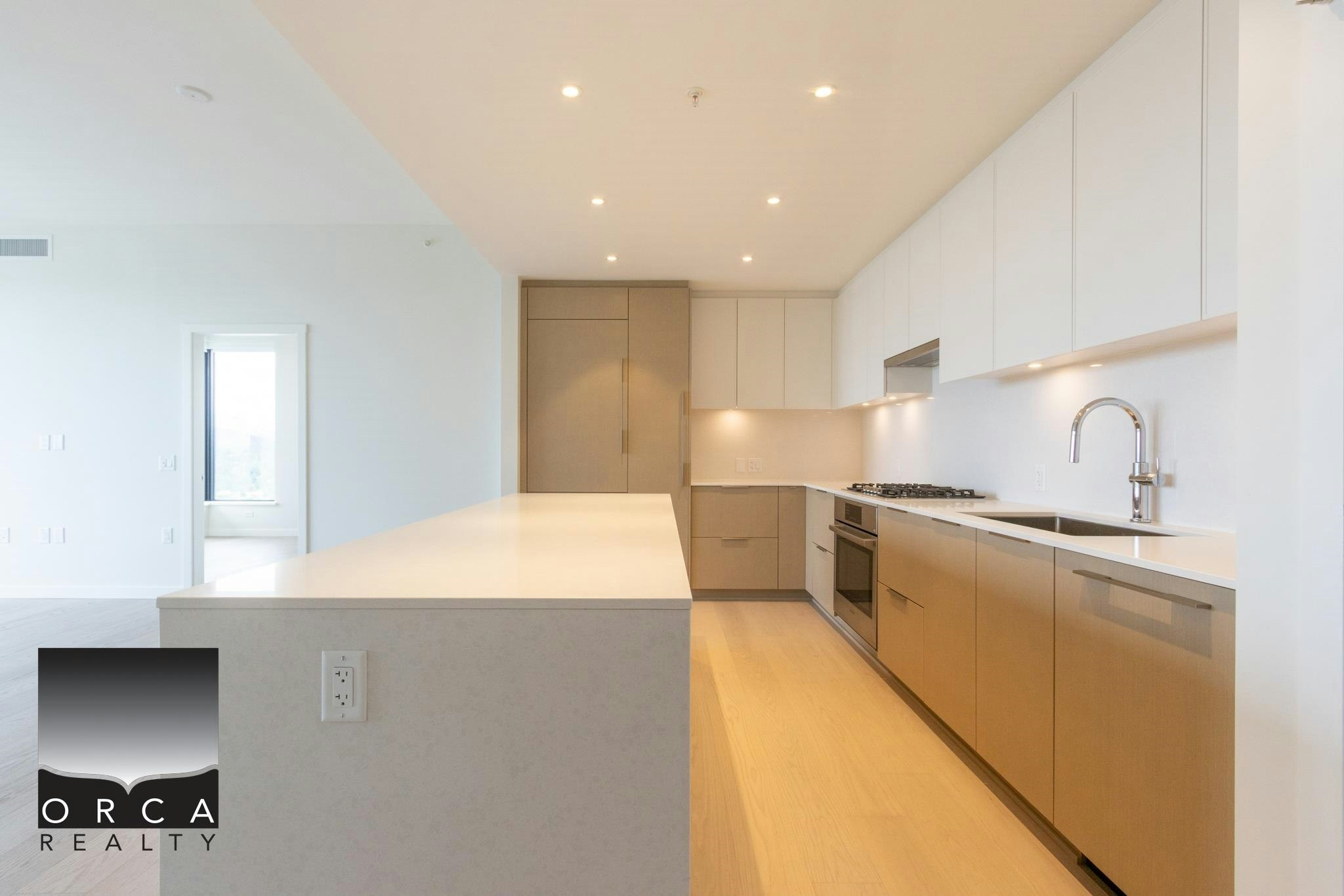 2101-128 W 15th Street, North Vancouver, BC, V7M 0H6 5
