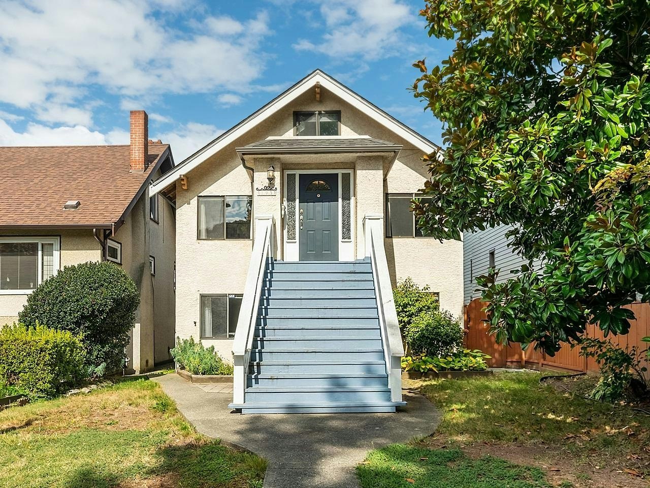 295 W 17th Avenue, Vancouver, BC, V5Y 1Z9