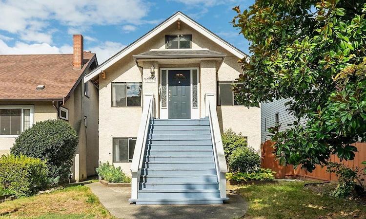 295 W 17th Avenue